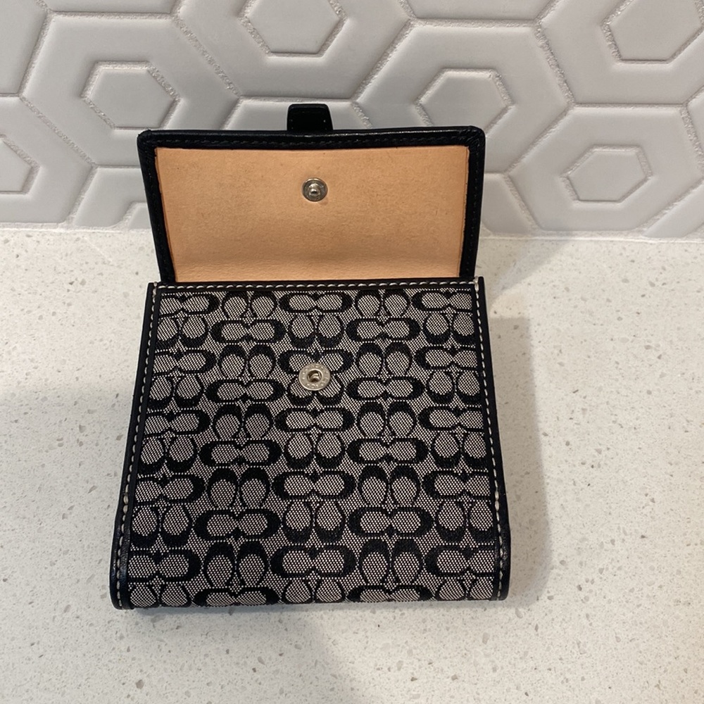 Authentic Coach leather signature canvas mini wallet with buckle - Picture 4 of 11